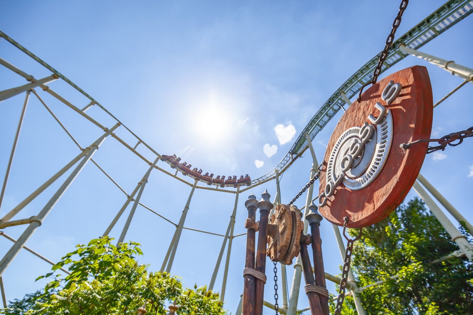 Fo6WjdlXsAEC2hK - hilton-t5.co.uk