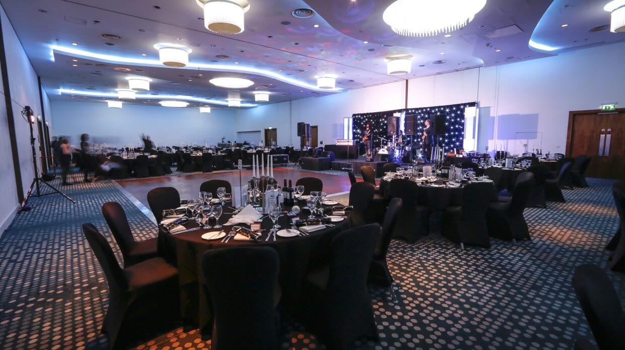 Gallery suite dinner setup - hilton-t5.co.uk