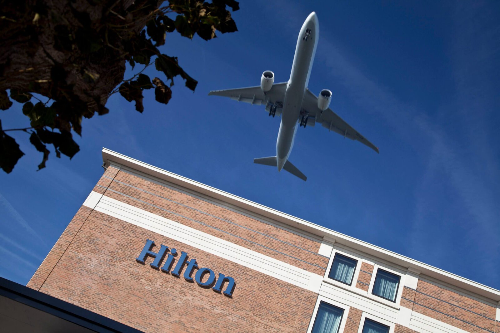 ExteriorNightDay 004 - hilton-t5.co.uk